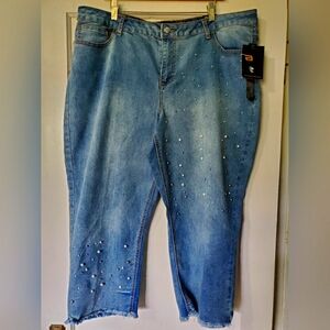 NWT Vintage Pearls & Bling Capris Jeans 🤍💙